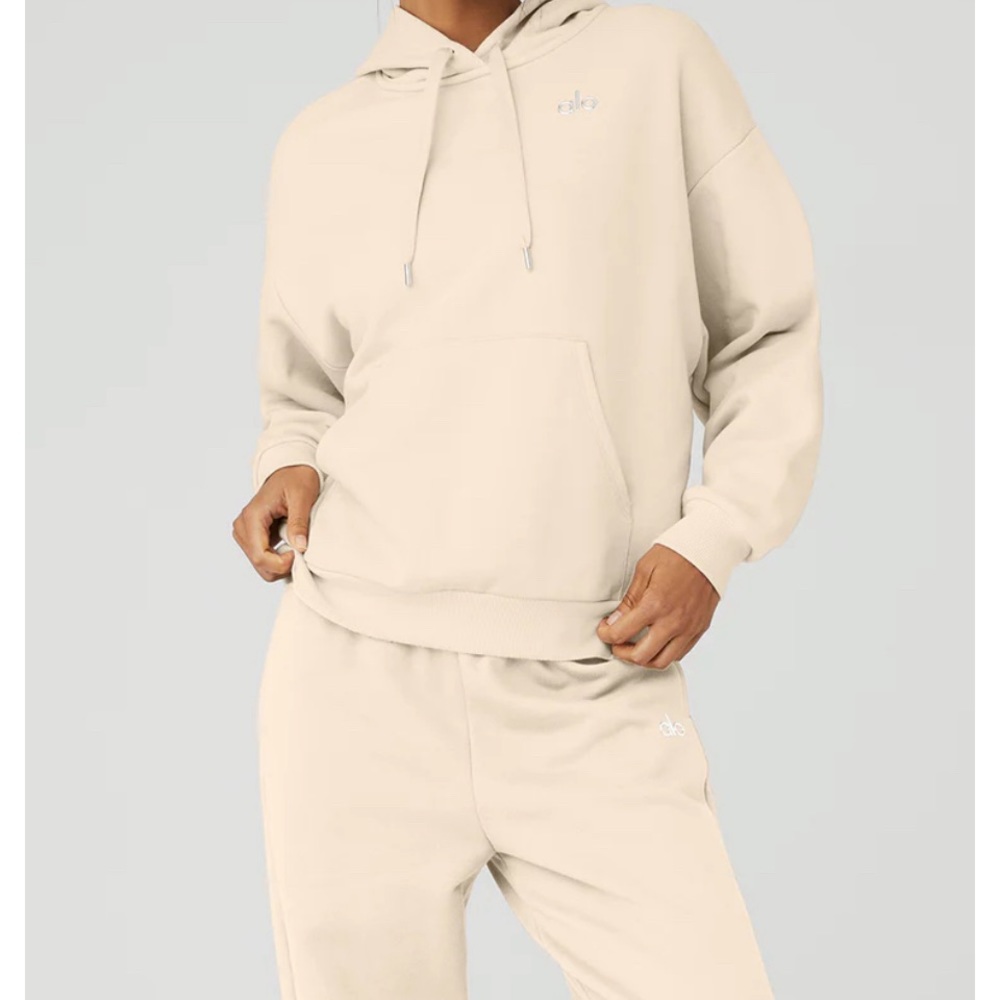 ALO Yoga Accolade Sweatshirt  Macadamia